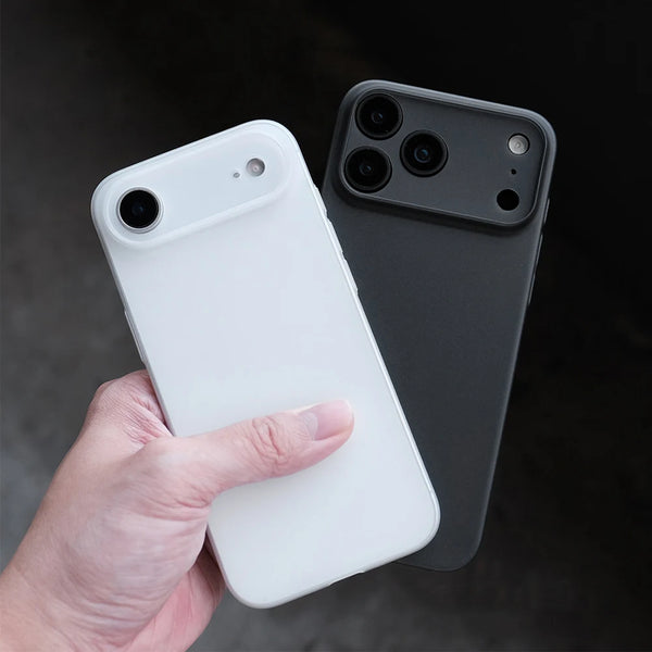 Coque ultra-fine rigide à finition mate