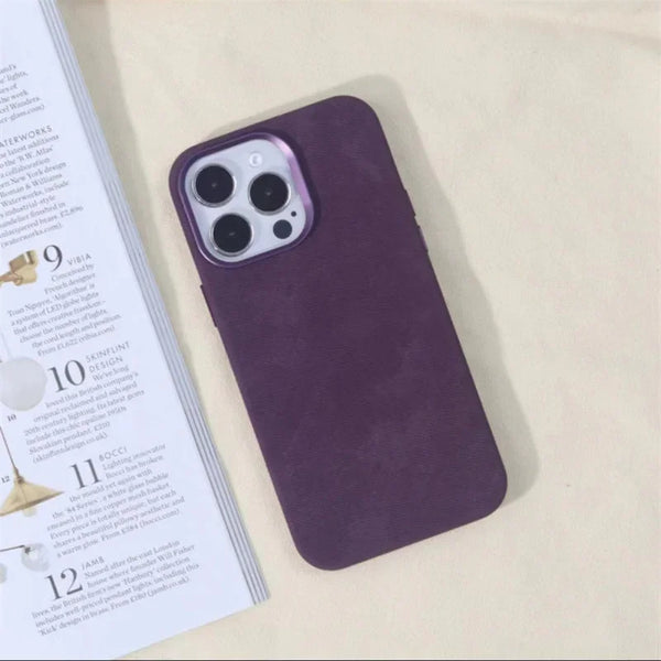 MagSafe compatible shell case with metallic buttons